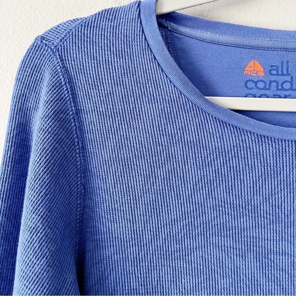 TWO Nike Women’s All Conditions Gear Thermal Printed Long Sleeve Tops Medium - Picture 9 of 15